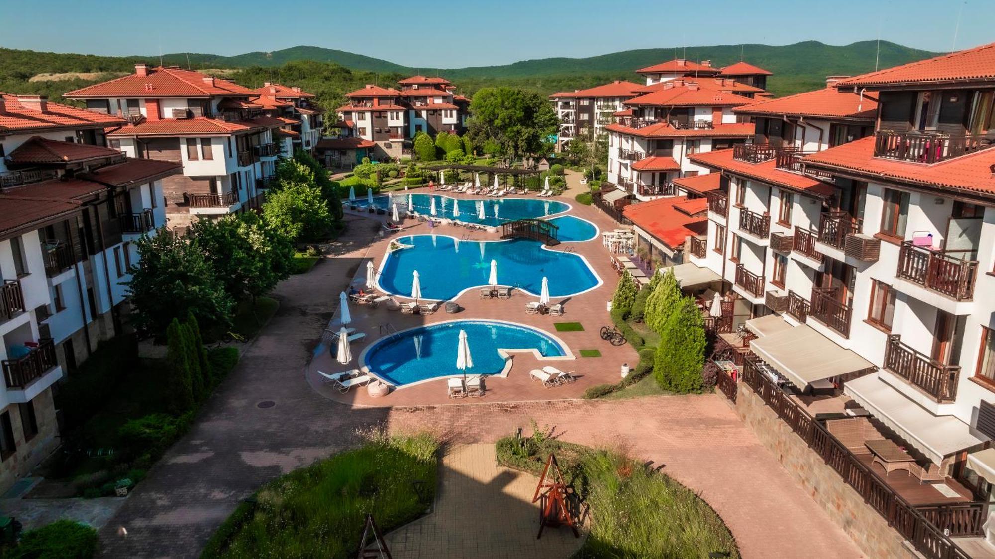 Saint Thomas Holiday Village سوزوبول المظهر الخارجي الصورة
